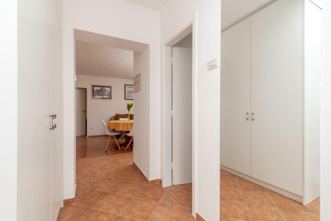Apartment Dinka Трогир Екстериор снимка
