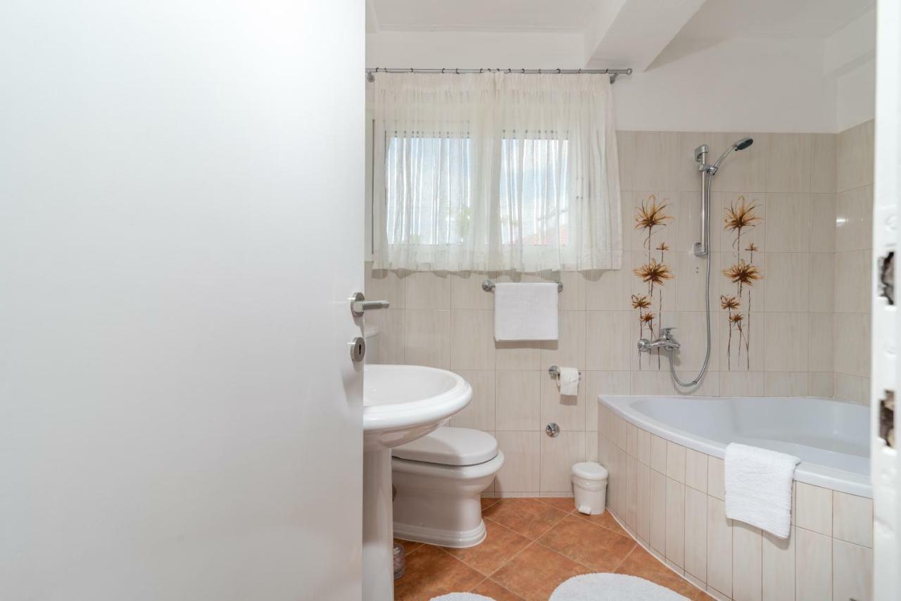 Apartment Dinka Трогир Екстериор снимка