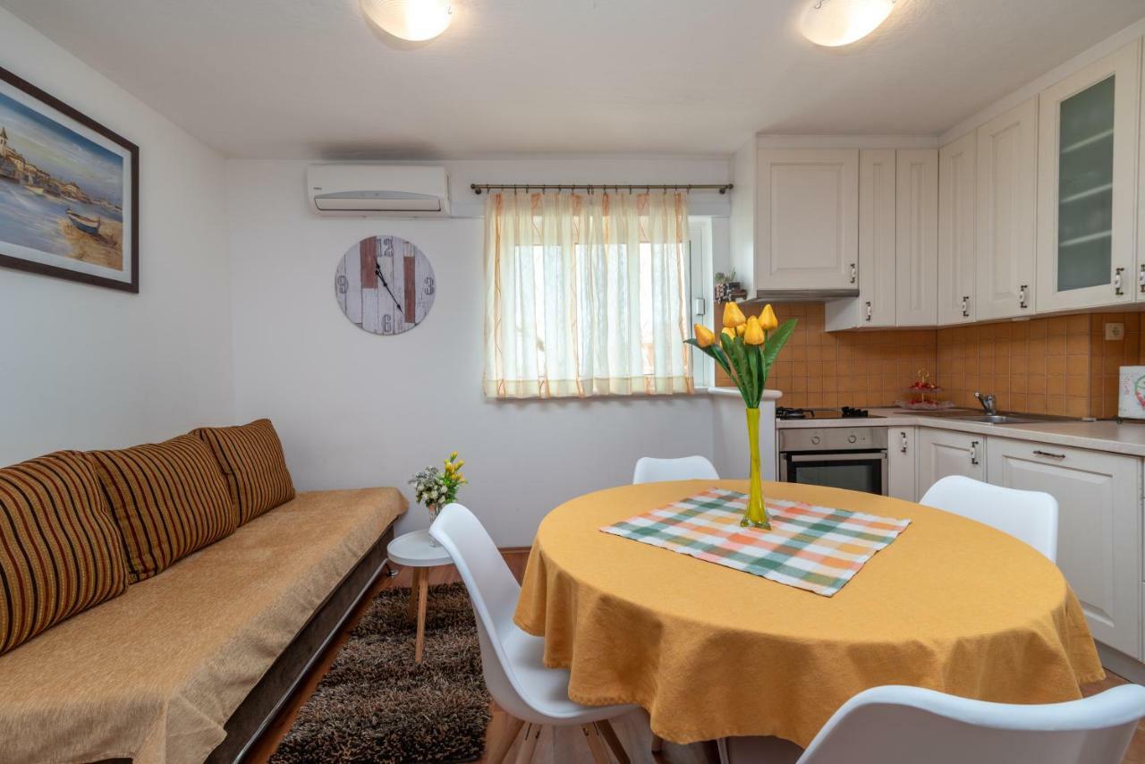 Apartment Dinka Трогир Екстериор снимка