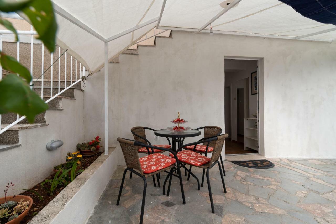 Apartment Dinka Трогир Екстериор снимка
