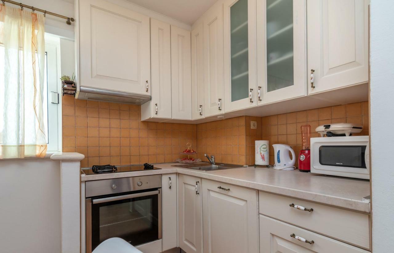 Apartment Dinka Трогир Екстериор снимка