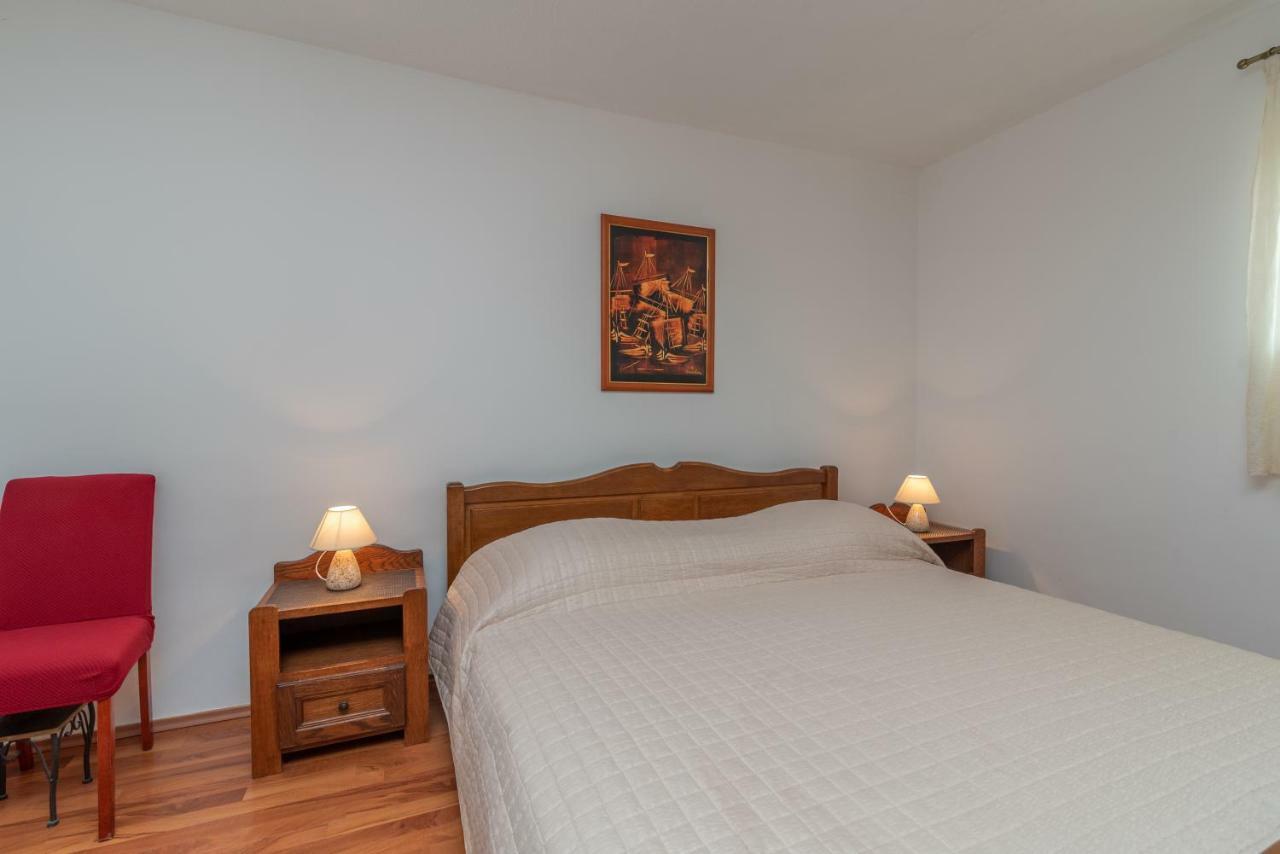 Apartment Dinka Трогир Екстериор снимка