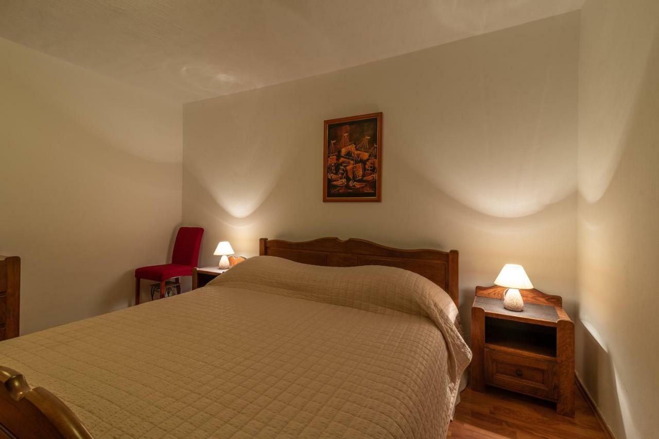 Apartment Dinka Трогир Екстериор снимка