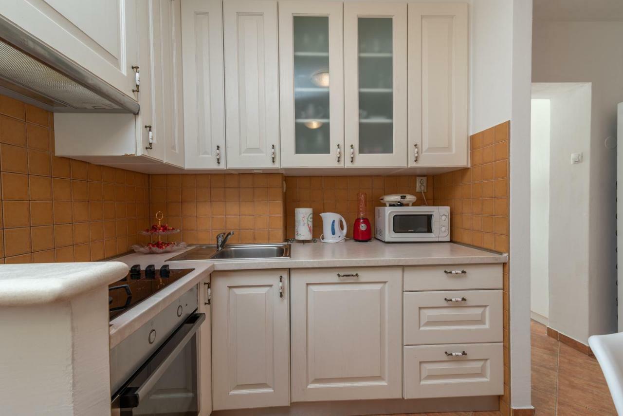 Apartment Dinka Трогир Екстериор снимка