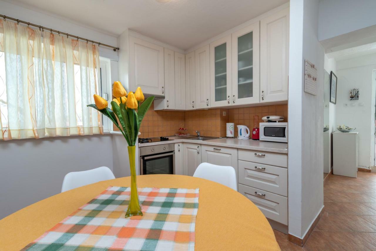 Apartment Dinka Трогир Екстериор снимка