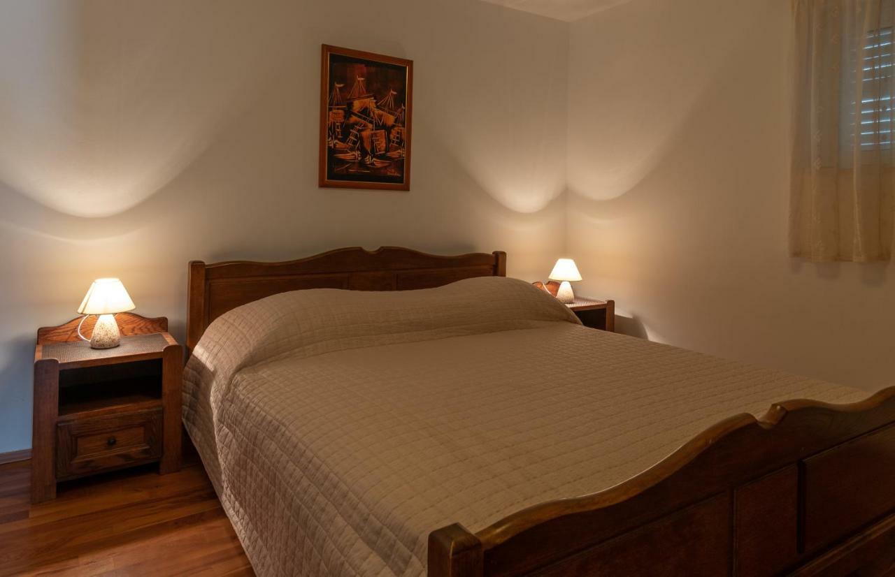 Apartment Dinka Трогир Екстериор снимка