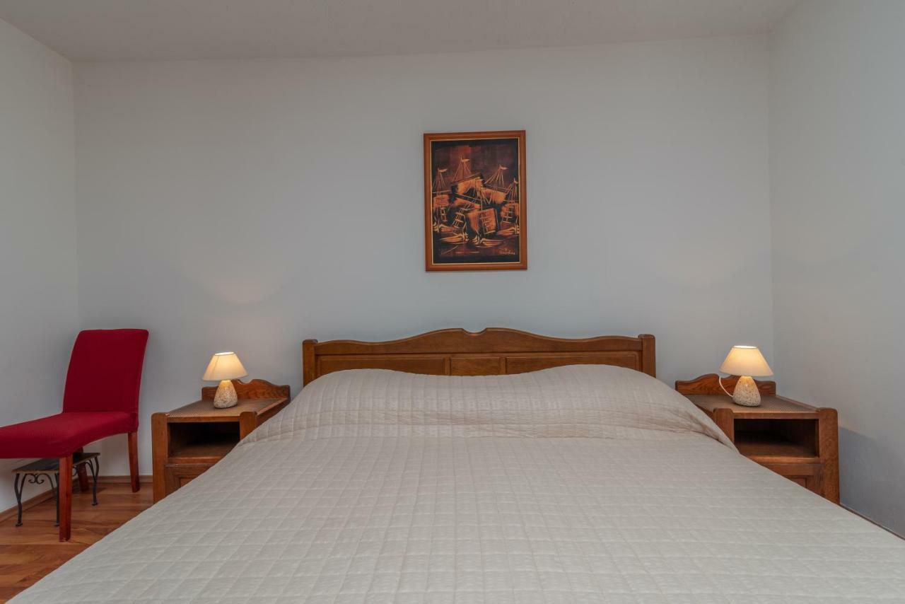 Apartment Dinka Трогир Екстериор снимка