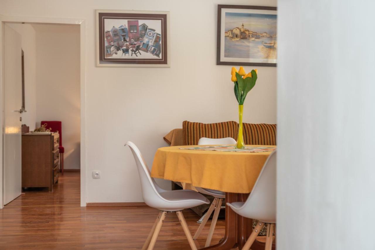 Apartment Dinka Трогир Екстериор снимка