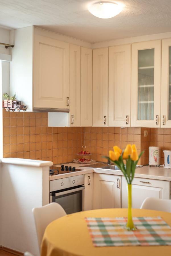 Apartment Dinka Трогир Екстериор снимка