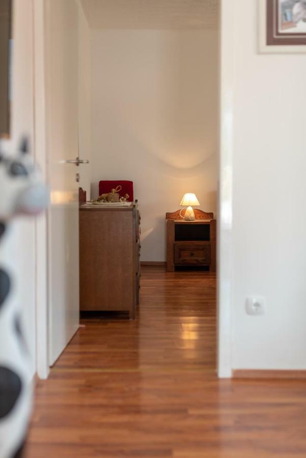 Apartment Dinka Трогир Екстериор снимка